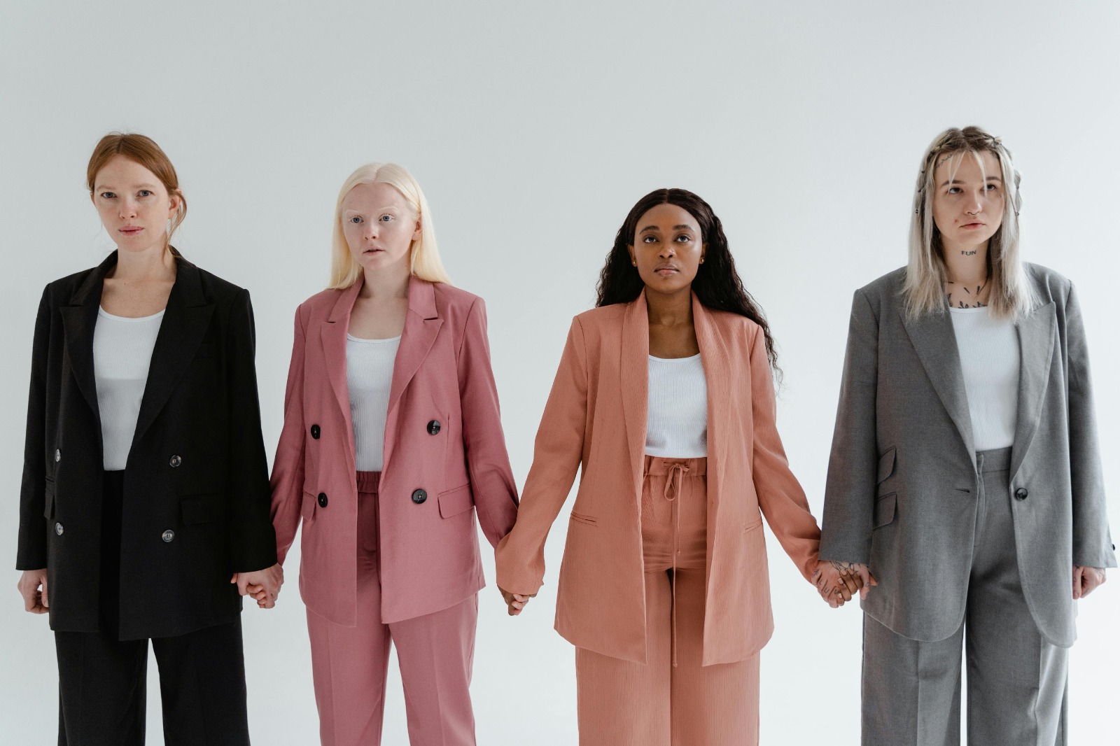 Why Bespoke Women’s Suits Outperform Off-the-Rack Styles